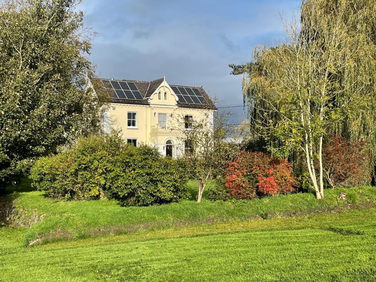 Caemorgan Mansion Hotel Cardigan Exterior photo